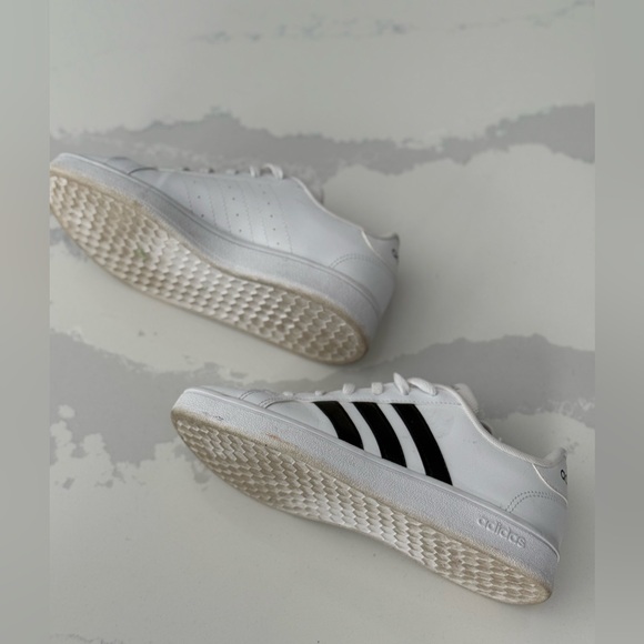 Adidas basic sneakers - Picture 2 of 5